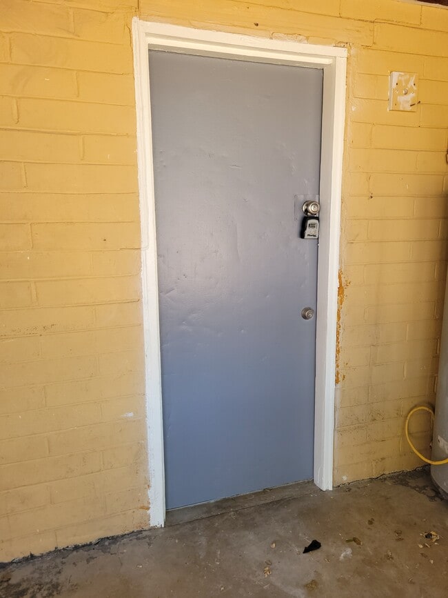 Photo - 461 W Thurber Rd