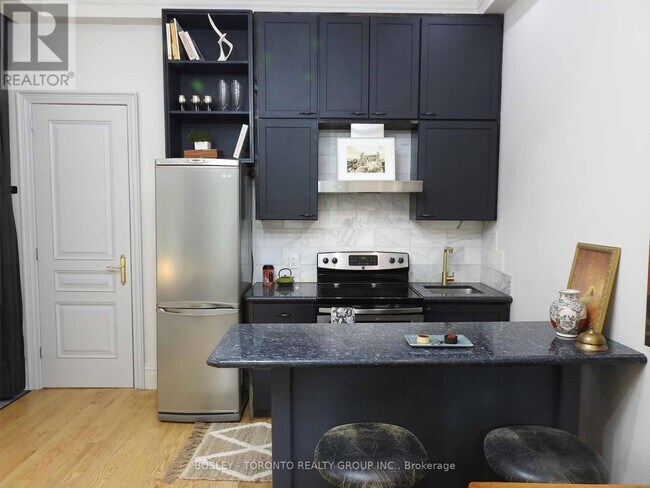 Photo - 21 Lansdowne Ave