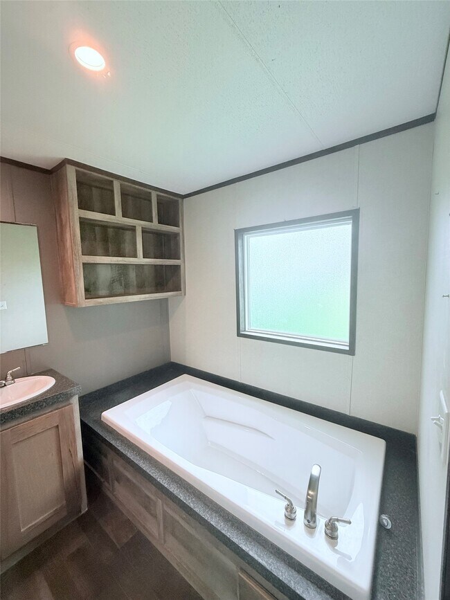 Photo - 106 N 3rd St