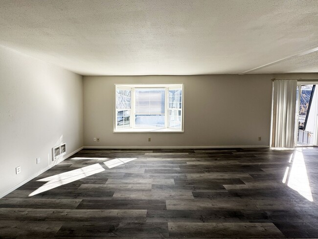 Photo - 1103 W 6th Ave Condo