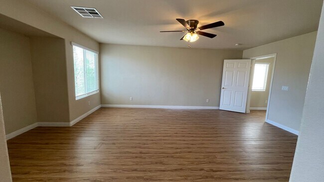 Photo - 2 STORY, 2,729 SQ FT HOME, 4 BEDROOMS, 3 BATHROOMS, A LOFT AND A 2 CAR GARAGE IN HENDERSON
