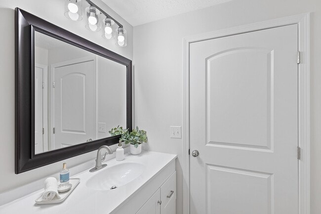 Photo - Bridgewater Crossing