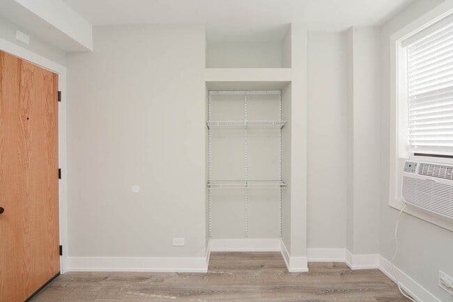 Photo - 545 W Belmont Ave Unit i5