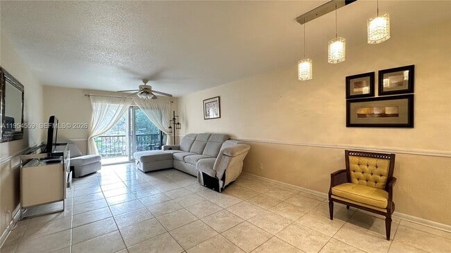 Photo - 6200 NW 44th St Unidad 208