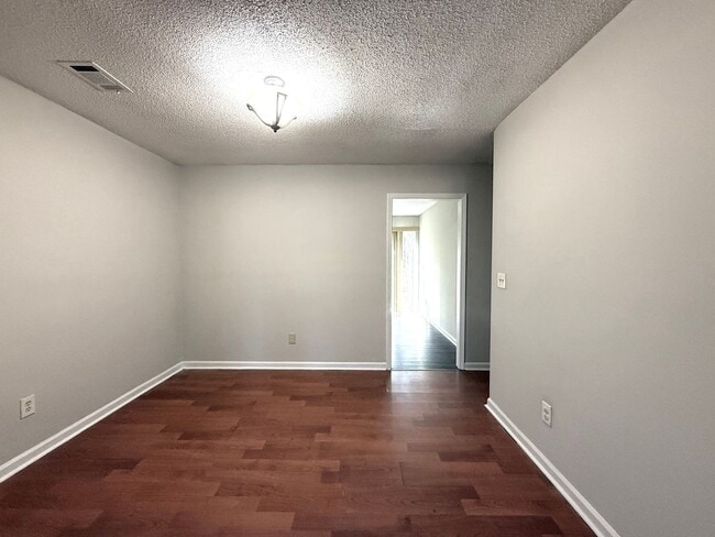 Photo - 4101 Hawthorne Cir Unit 2