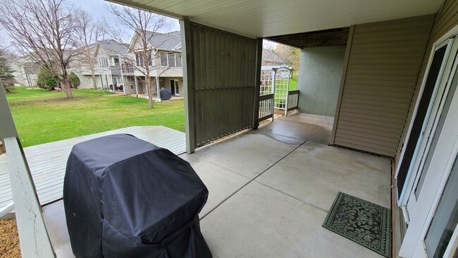 patio - 1480 Violet Ln