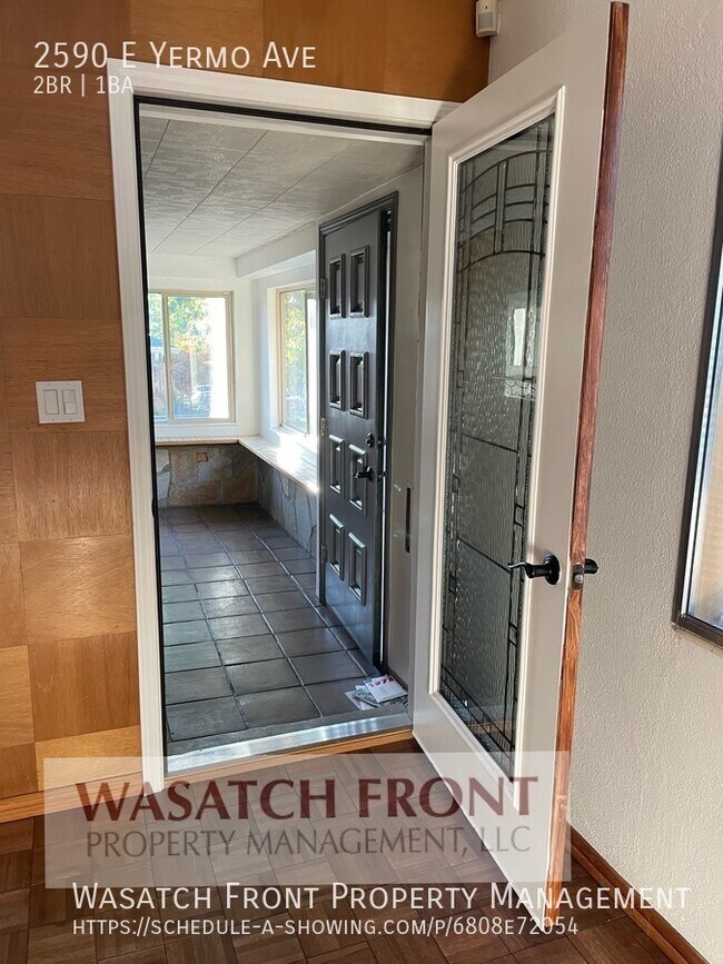 Photo - 2590 Yermo Ave