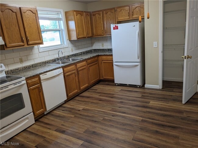 Photo - 726 Luke SW Dr