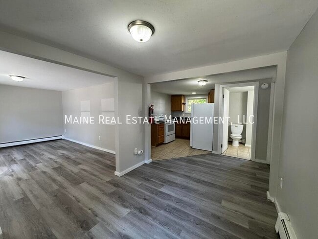 Building Photo - 206 Maine Ave Unit 4 Rental