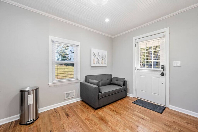 Building Photo - 619 S Peachtree St Rental
