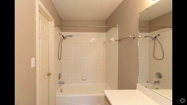 Building Photo - 5600 Spencer St Rental