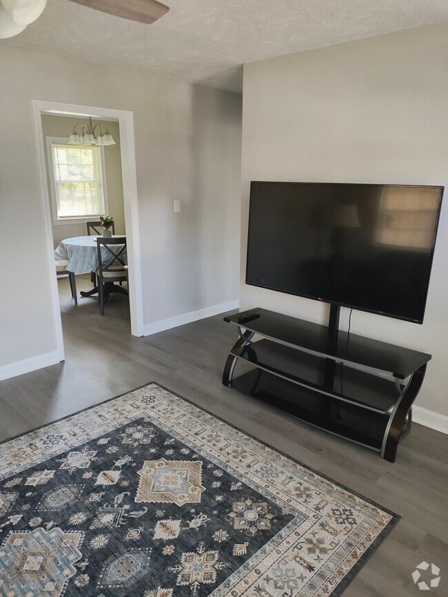 Building Photo - 6231 Lansford Dr Rental