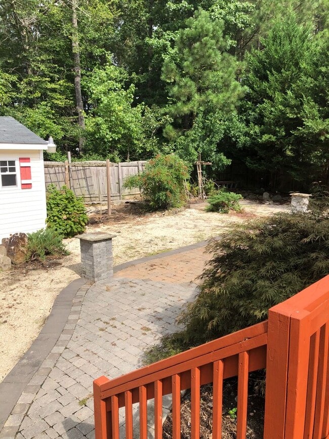 Stunning 4bdrm/2.5bth Home w/Loft Located in Chesterfield! Fenced in Backyard, 2 Car Garage, and ... - Stunning 4bdrm/2.5bth Home w/Loft Located in Chesterfield! Fenced in Backyard, 2 Car Garage, and ...