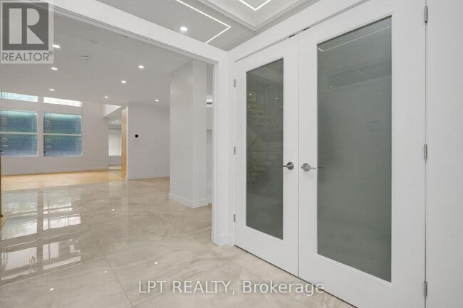 Photo - 298 Crestview Rd