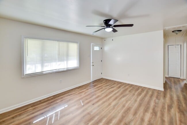 Photo - 1923 Bancroft Dr