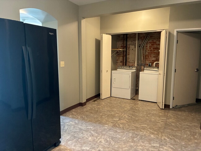 Photo - Washington Square Apartments