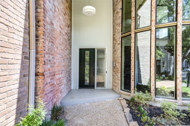 Photo - 7612 Olympia Dr