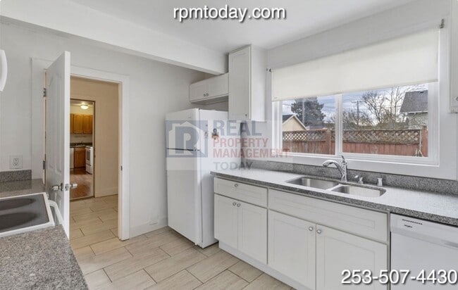 Photo - 6209 S Pine St Unit A