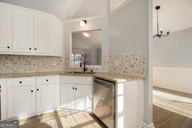 Photo - 703 Guide Post Ln