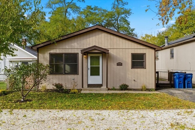 Building Photo - 37446 E Park Ln