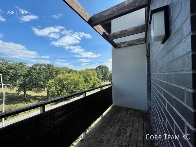 Building Photo - 3632 Gillham Rd Unit N302