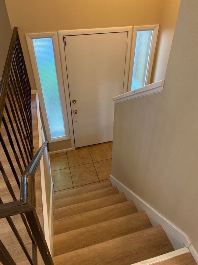 Photo - STUDENTS WELCOME! 5 Bedroom 3 Bathroom Bi-Level Single-Family Home in Midtown Fort Collins