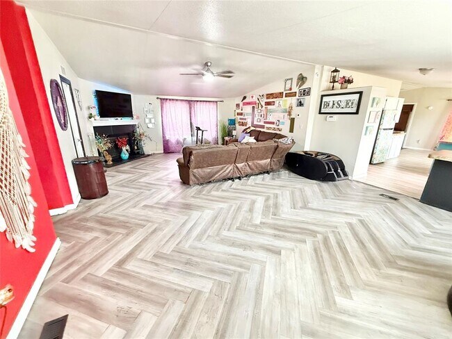 Photo - 20613 E County Rd 156