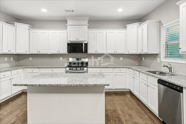 Photo - 1200 Victoria Walk Ln