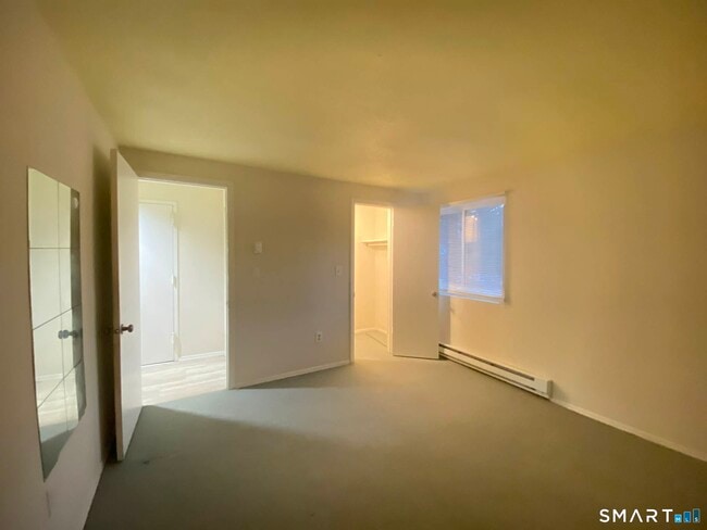 Photo - 7 Padanaram Rd Unidad J243