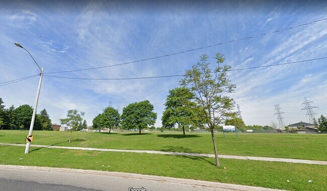 2313 Islington Ave