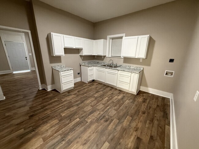 Photo - 741 E Trigg Ave