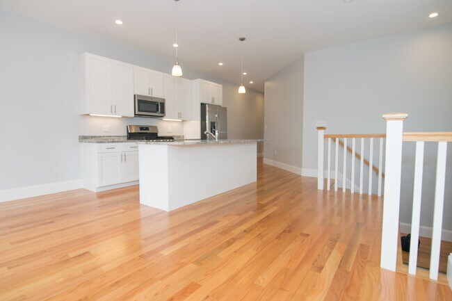 Photo - 10 Islington St Unit 1