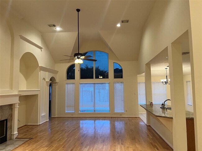 Photo - 17707 Cypress Laurel St