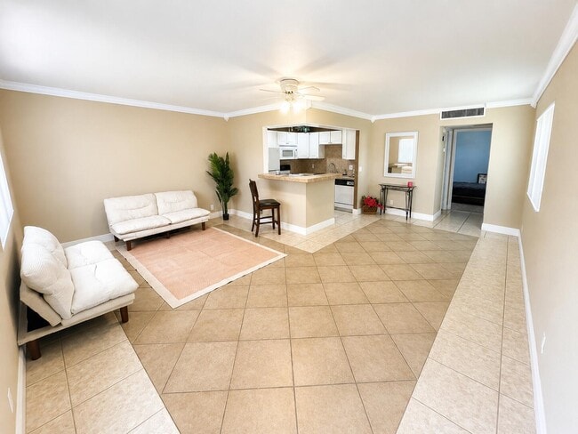 Photo - 322 Seville Terrace Unit N