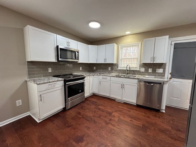 Photo - Short term lease available!