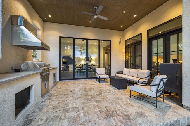 Building Photo - 5353 Lampasas St