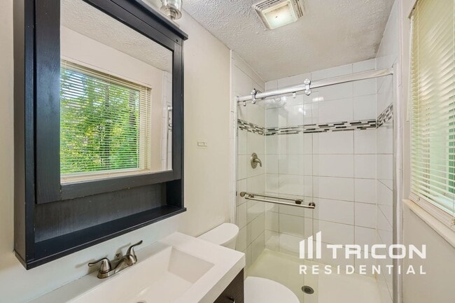 Photo - 5909 Chatham Ct NW