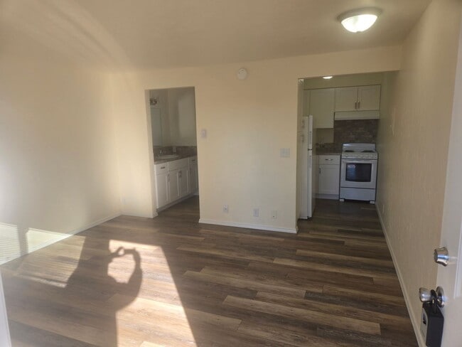 Photo - Studio Apartment in Bellingham Unit #18