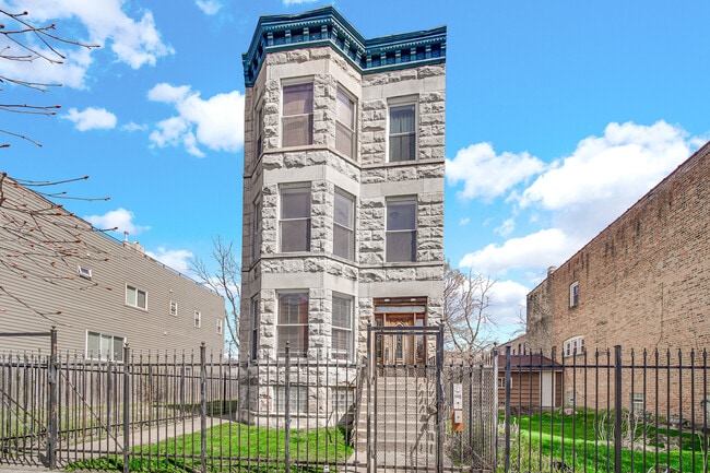 Building Photo - 6547 S Woodlawn Ave Rental