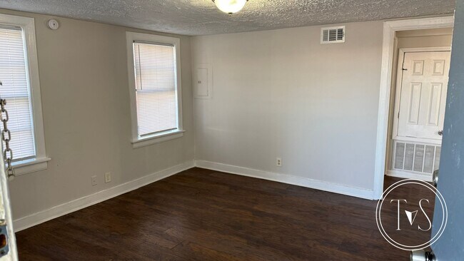 Photo - 3706 Montgomery St