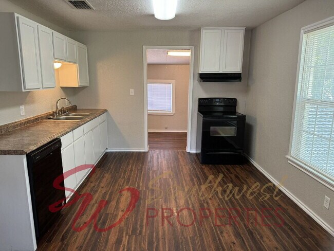 Photo - Spacious, updated 2 bedroom 1 bath with extra office!