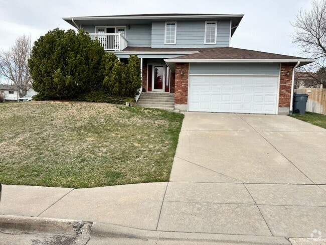 Building Photo - 4 Bedroom, 3.5 Bathroom Home