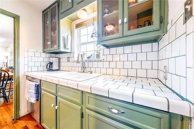 Photo - 3305 Larry Ln