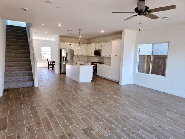 Photo - 2345 N Argyle Ave