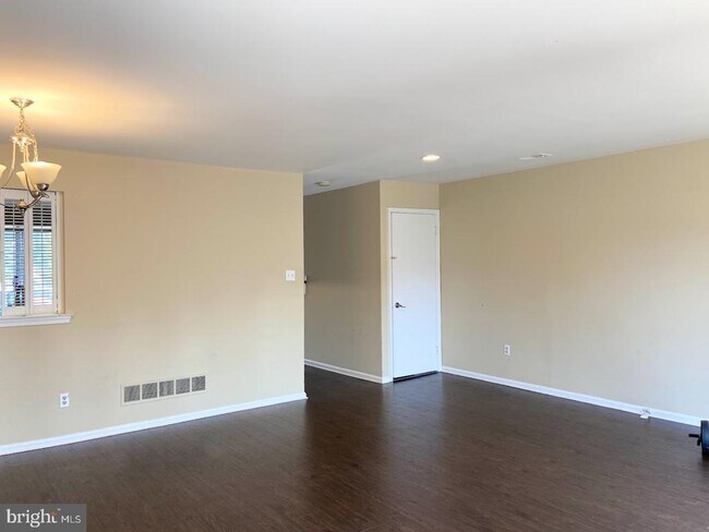 Photo - 203 S Snowdon Ct Townhome