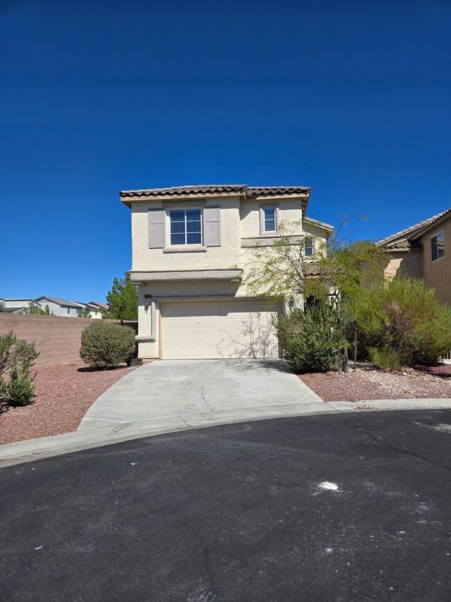 Building Photo - Terrific 3 bed + Loft 2 Car Need Space? Th...