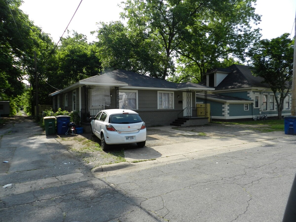 Photo - 1706 Frank St