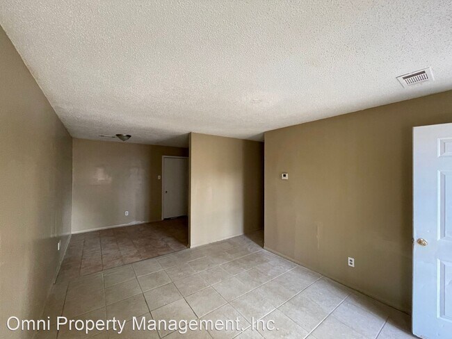 Photo - 3 br, 1 bath House - 4402 Sunny View Dr