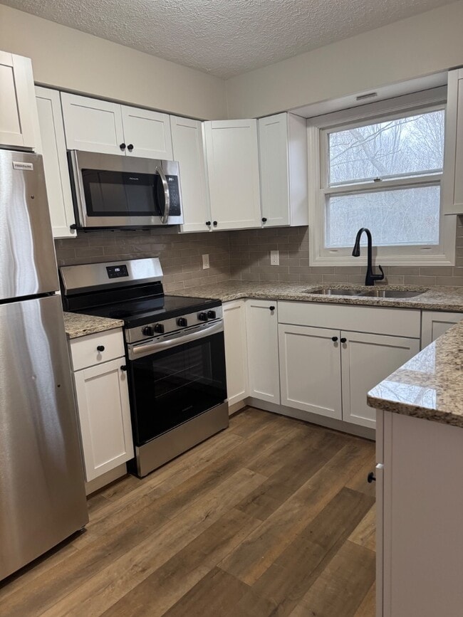 Photo - 3584 Park Lane