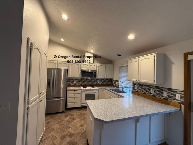 Building Photo - 12802 SE Main St